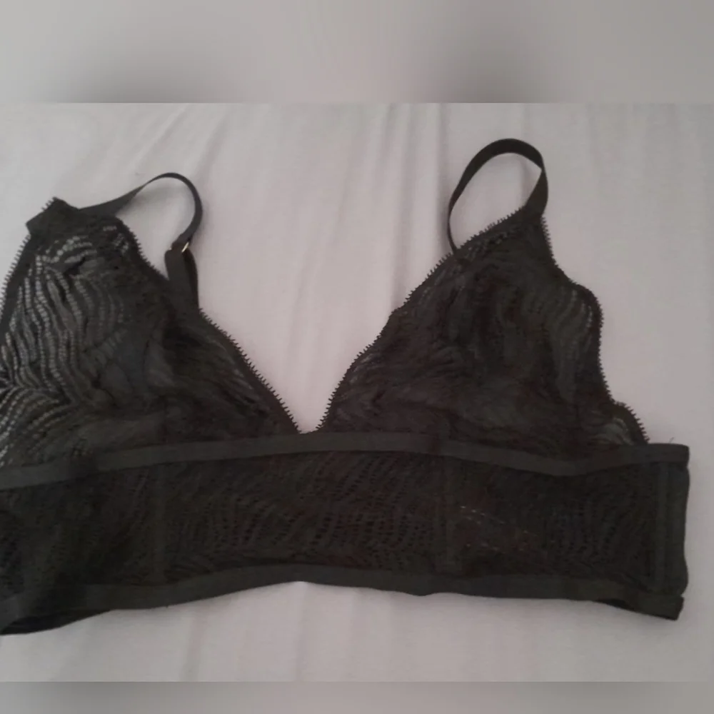 Victoria's Secret Lace Bralette Trio - Black, Navy, and White - Picture 3 of 8